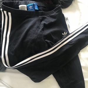 Women’s adidas leggings worn once make offer